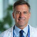 Portrait von Dr. Thomas Bauer, zufriedener Patient